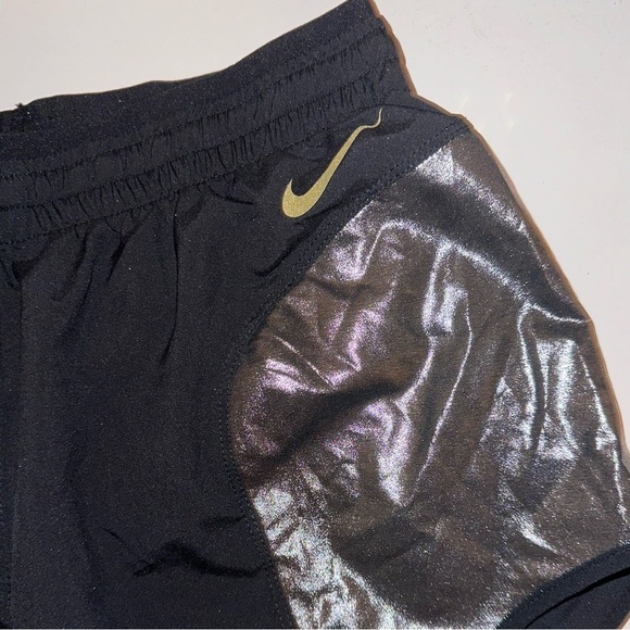 NWT Nike women’s drifit flex black and silver lined drawstring running shorts XS - Picture 3 of 12